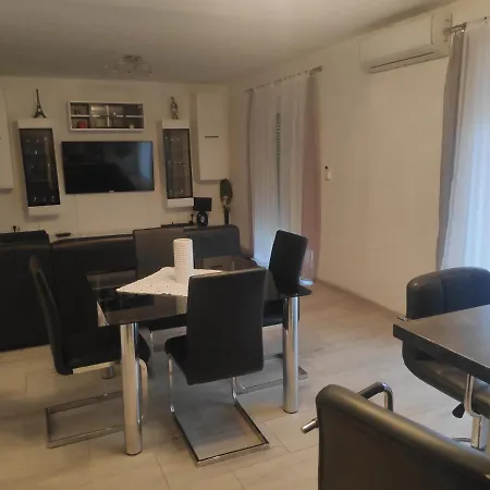 Apartment Kvarner *